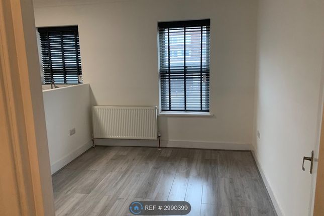 Flat First Floor A Park Lane, London photo 3