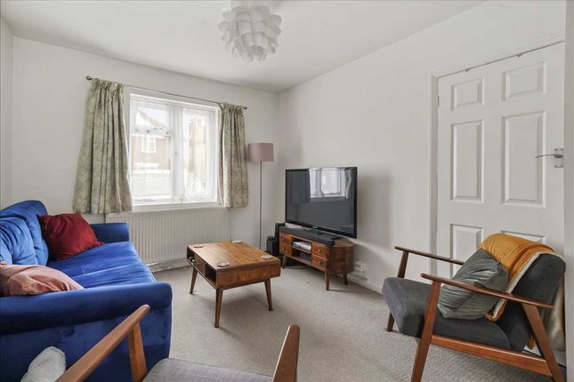 13, Hawkes Road, Mitcham photo 4