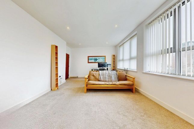 63 St Stephens Mansions, Mount Stuart Square, Cardiff photo 3