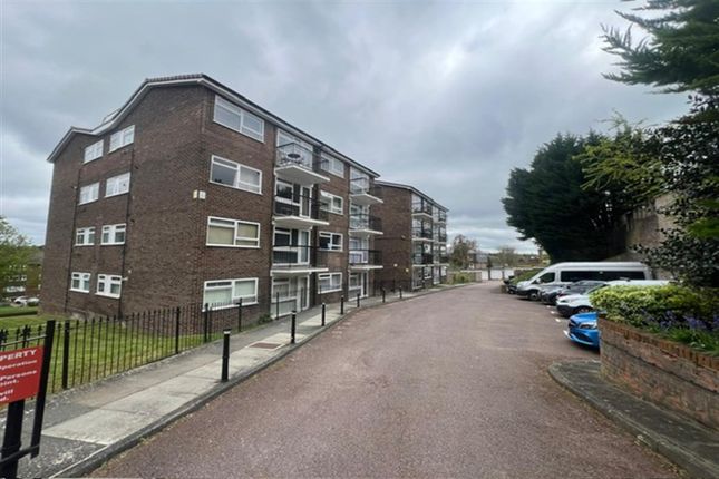 Flat for sale in Scotts Avenue, Shortlands, Bromley