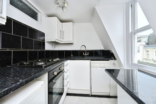 Flat 4, 16, Devonshire Place, Brighton photo 3