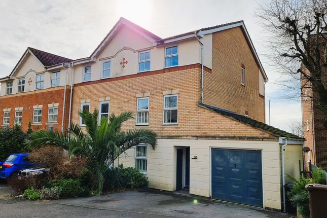 Town house for sale in Copper Beech Drive, Farlington, Portsmouth