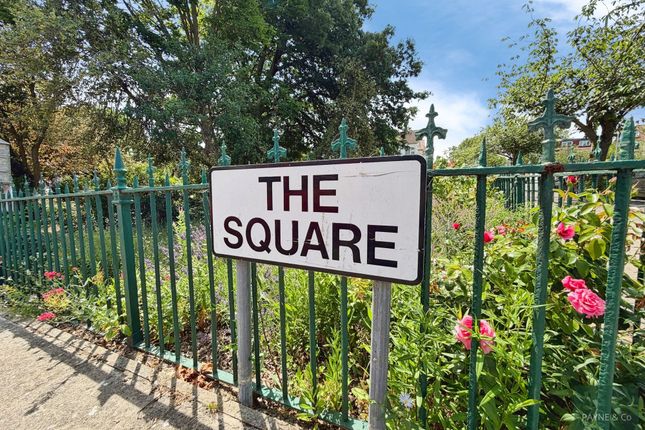 22 The Square, Ilford photo 2