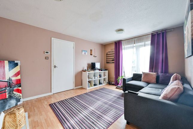 Bungalow for sale in Birch Close E16, Canning Town, London,
