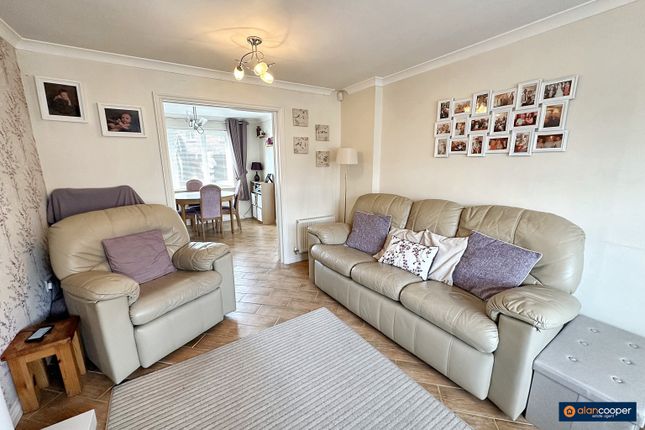 30, Haselbury Corner, Nuneaton photo 4