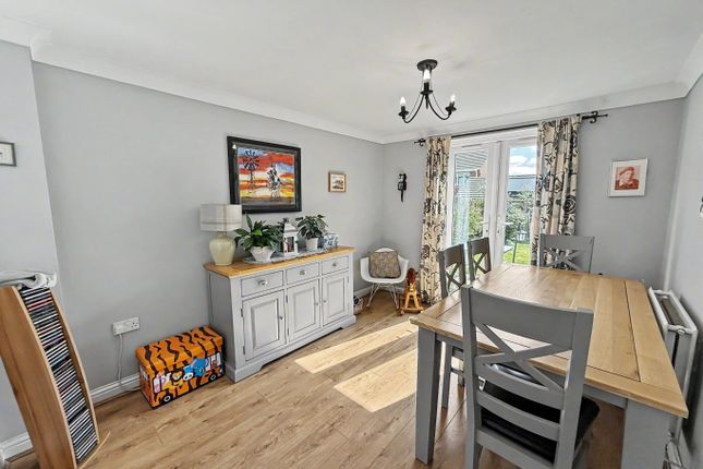 15, Duston Close, Northamptonshire photo 3