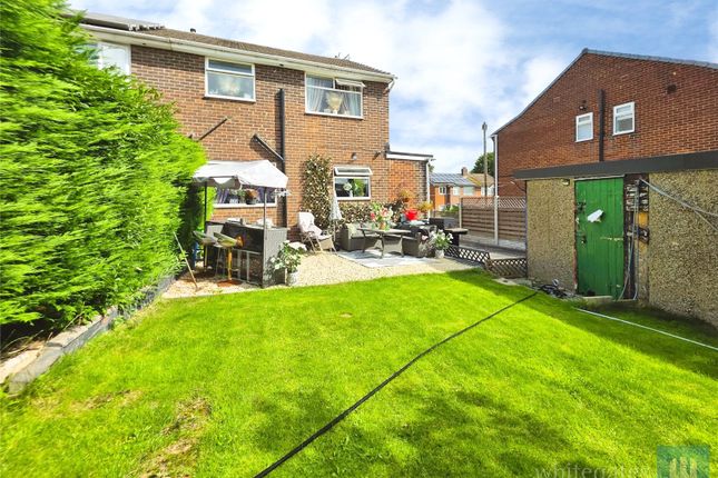 26, Woodkirk Gardens, Dewsbury photo 3