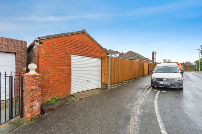 3, Sunset Road, Southampton photo 4