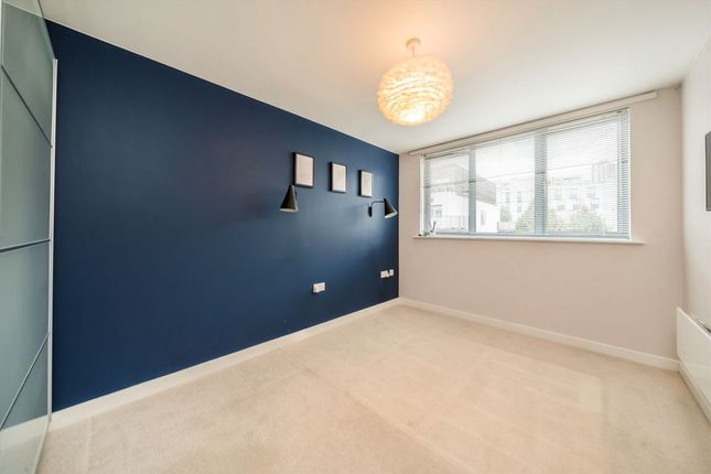 Flat 14, Opal House, Agate Close, London photo 4