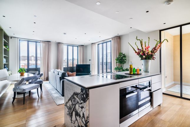 Thumbnail Flat for sale in Floral Street, London