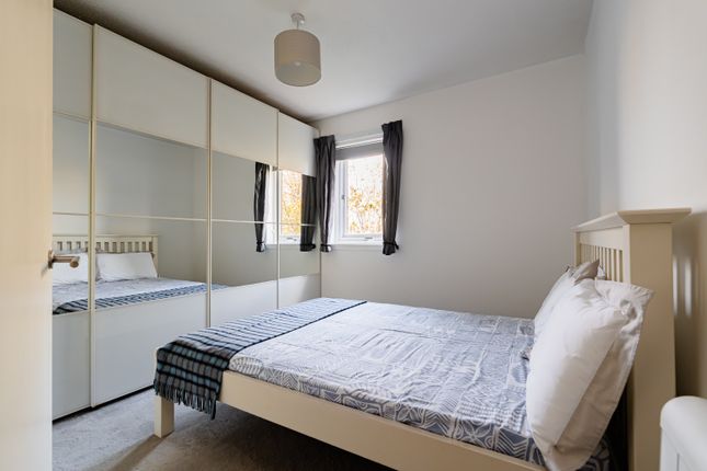 17/3, Sandport, Edinburgh photo 4
