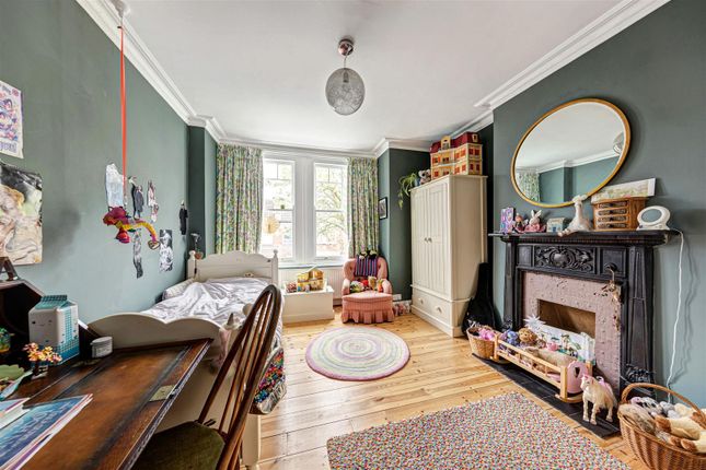 End terrace house for sale in Beech Hall Road, London