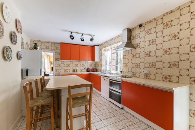 26, Wolsey Road, Northwood photo 4