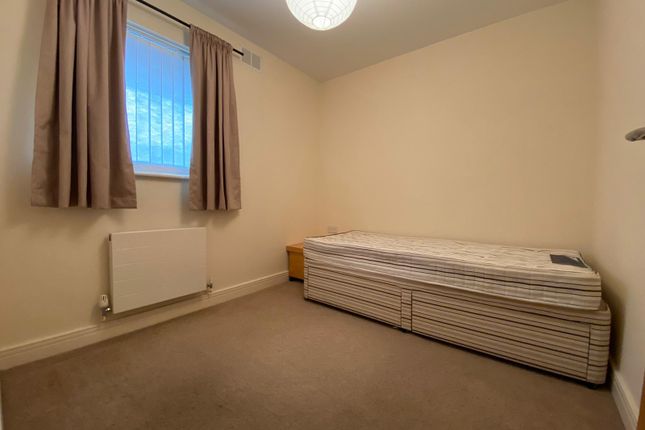 Flat to rent in Bath Road, Worcester