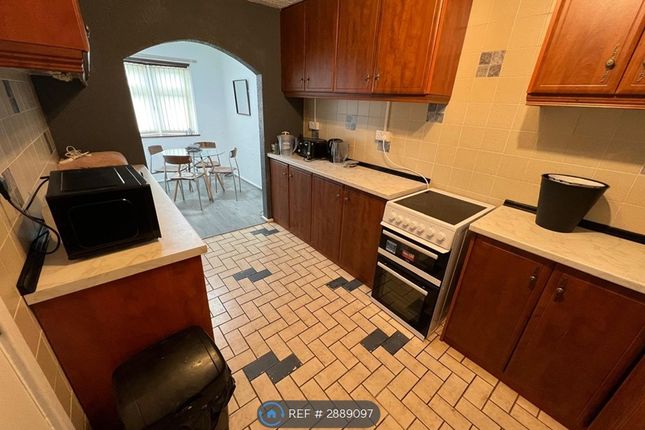 Lewis Close, Willenhall photo 3