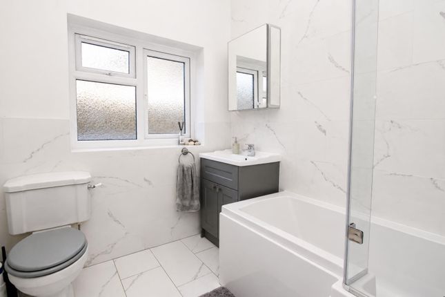 7, Cavell Road, Norwich photo 3