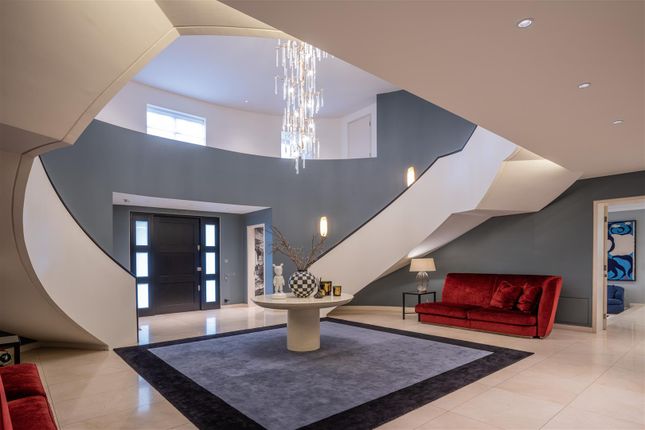 3, Byron Drive, London photo 3