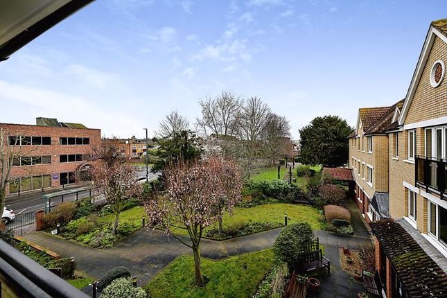 Flat for sale in Edwards Court, Cheshunt