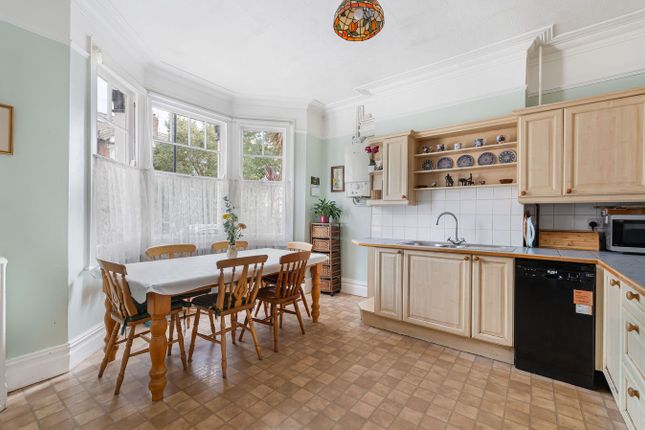 72, Grove Avenue, London photo 2