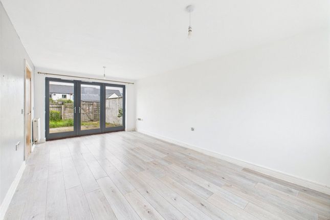 2, Coombe Close, Cornwall photo 2