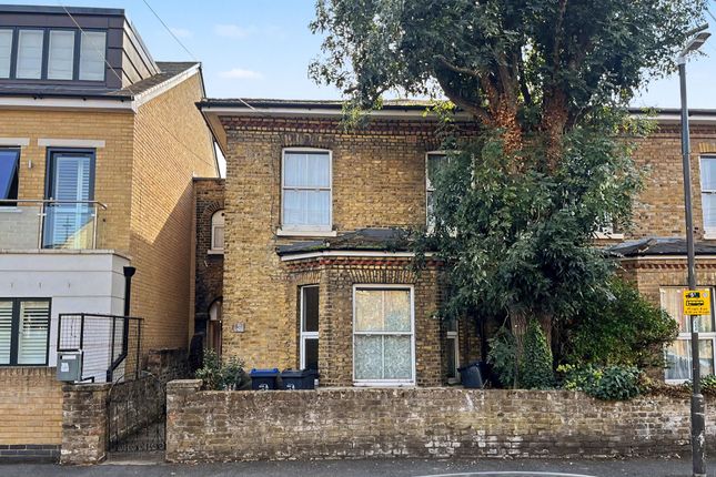1-bed flat on 1B Arnold Road, London, £175,000