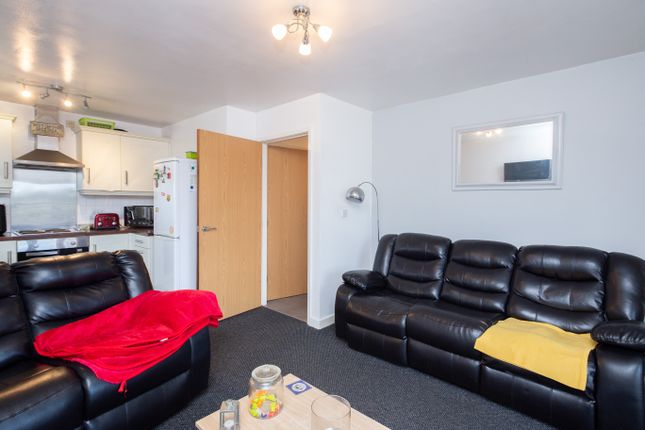90, Weavermill Park, Wigan photo 4