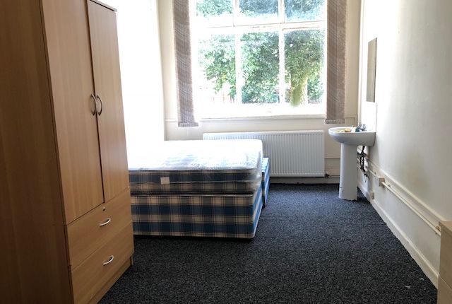 Thumbnail Room to rent in Demesne Road, Whalley Range, Manchester