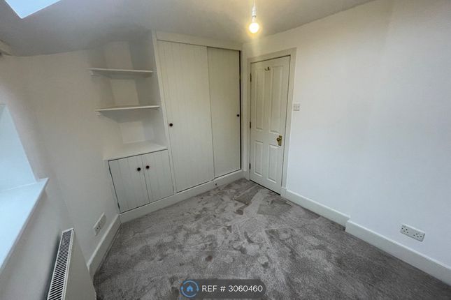 Flat, Victoria Court Church Street, Cirencester photo 4