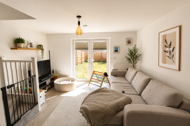 4, kestrel Close, Northampton photo 2