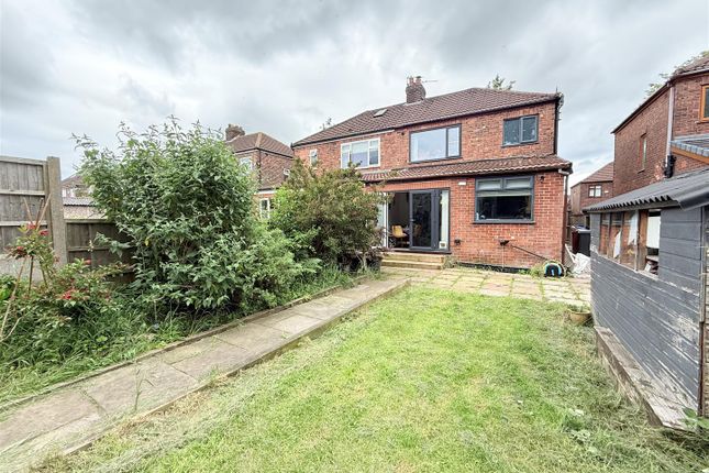 11, Shaw Hall Avenue, Hyde photo 4
