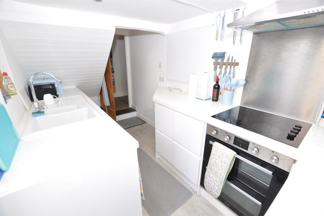 Green Dragon Cottage, King Street, Carmarthen photo 5