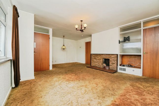 15, Swanswell Drive, Gloucestershire photo 3