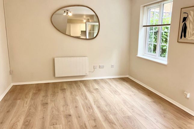 38, Larkswood Rise, St Albans photo 4