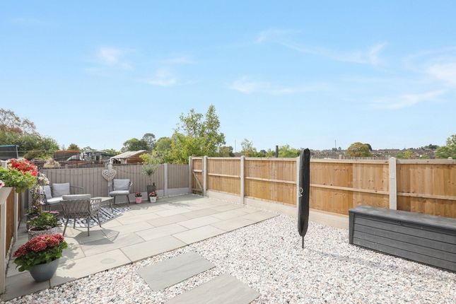 29 Carsington Close, Chesterfield photo 4
