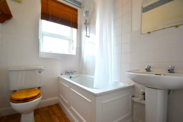 Flat to rent in Widmore Road, Bromley