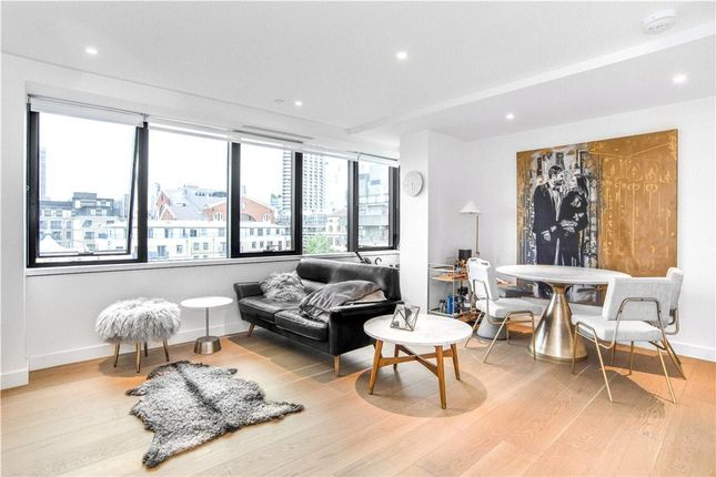 Flat for sale in Fann Street, London