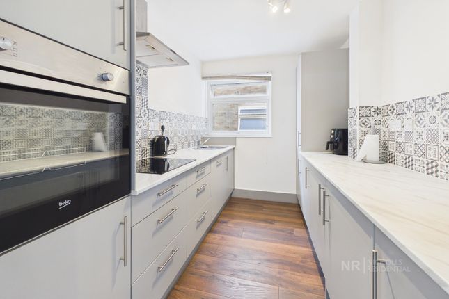 12 Sherwood Court, 108 Robin Hood Lane, Sutton photo 4