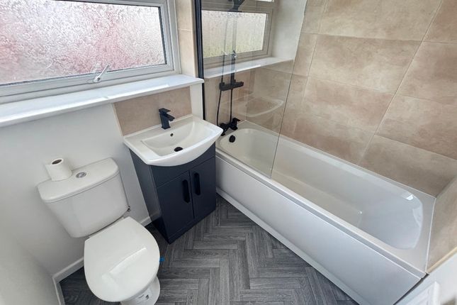 43 Newby Drive, Liverpool photo 2