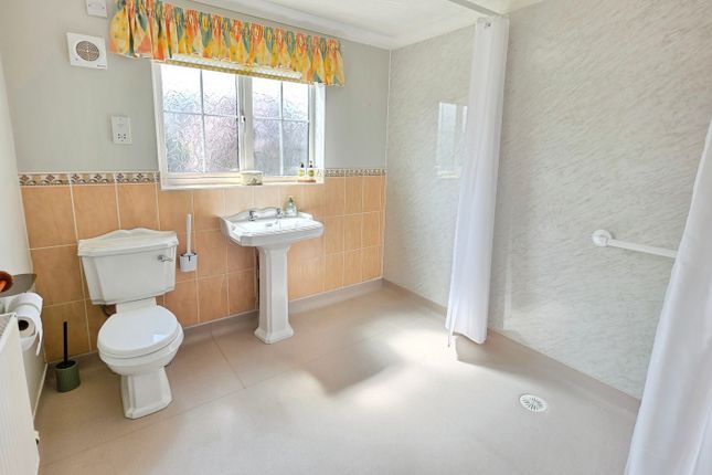 10, Maple Grove, Heckington photo 4