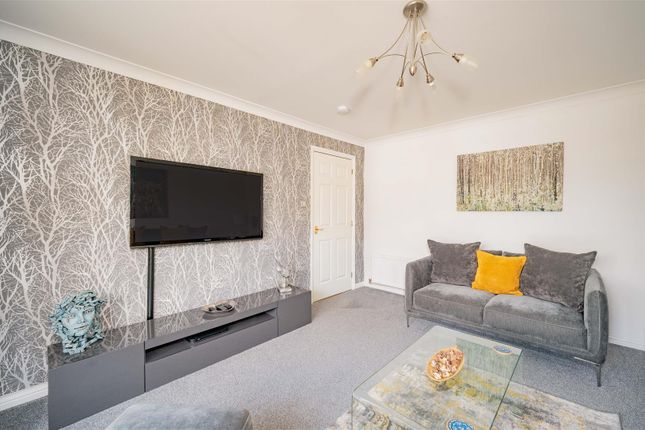 20, St. Martin Drive, Dundee photo 4