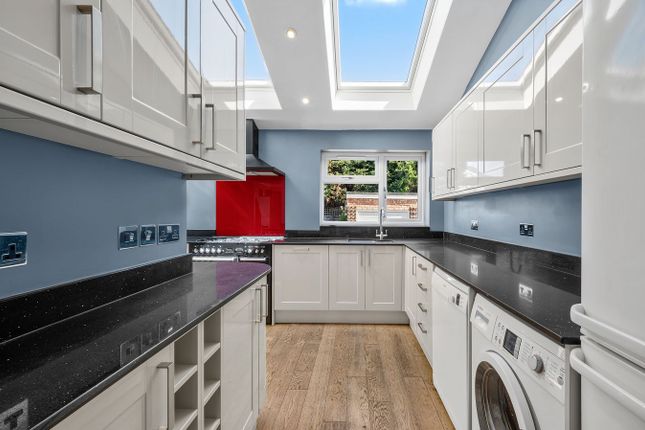 61, Braycourt Avenue, WALTON-ON-THAMES photo 4