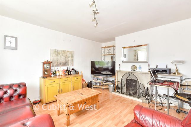 136, Milton Road, Waterlooville photo 4
