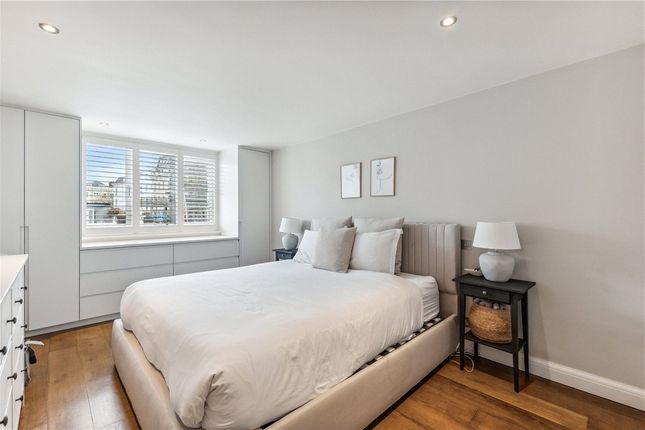 Flat for sale in Nevern Place, London