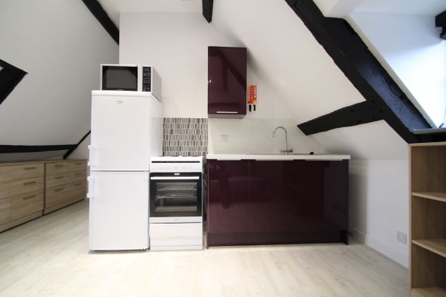 Flat to rent in Rent All Inclusive Osborne Street, Colchester