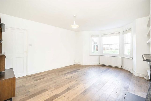 Basement Flat, 314, Queens Road, London photo 3