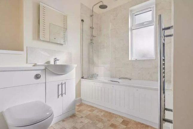 Flat 4, Nook Apts, London photo 4