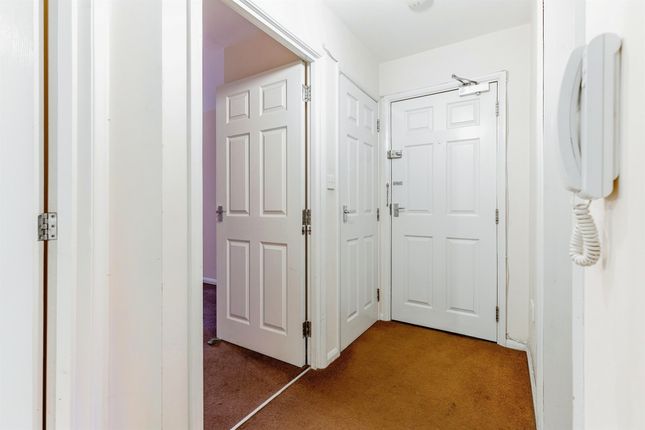 Flat for sale in Hawthorn Road, Kettering