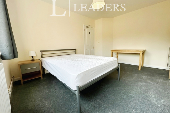 Room 1, 17, Granhams Close, Great Shelford photo 3