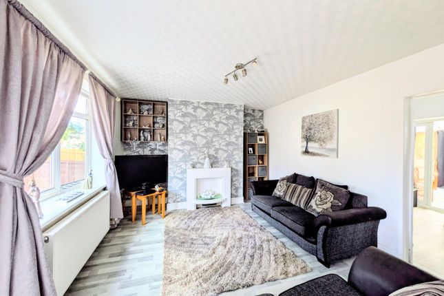 79, Moorside Crescent, Stockton-on-Tees photo 2
