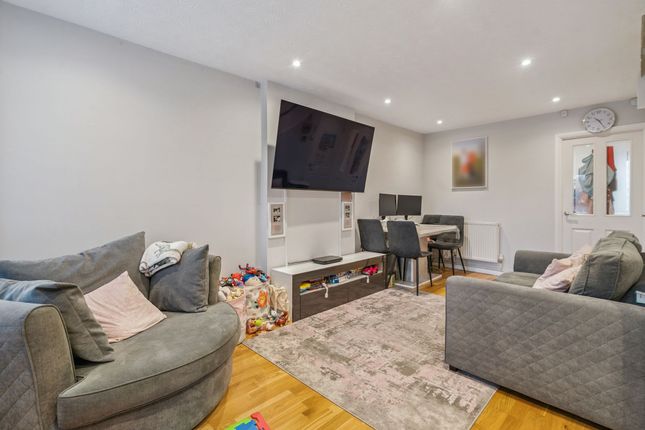 41 Lindsey Road, Uxbridge photo 2